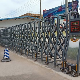 瀘州西南商貿(mào)城電動(dòng)伸縮門(mén)廠家 定做無(wú)軌道電動(dòng)伸縮門(mén)