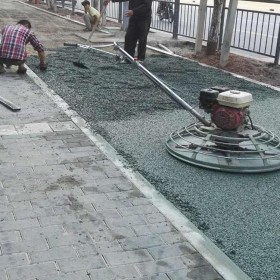 彩色透水砼 生態(tài)彩色透水混凝土 市政建設(shè)、學校操場地坪 免費到地指導
